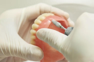 CURSO DE APERFEIÇOAMENTO EM PRÓTESE DENTÁRIA